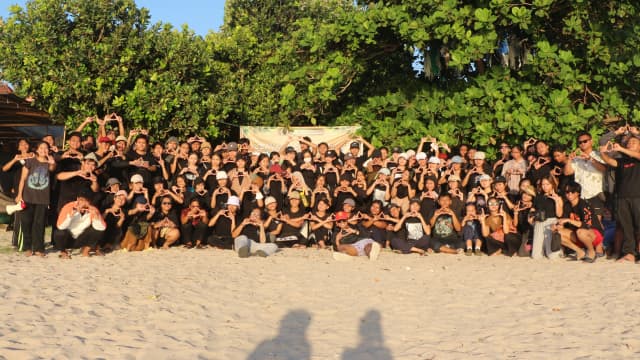 cover Udayana Clean Up Day 1